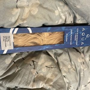 Light blonde 20 inch human hair extensions